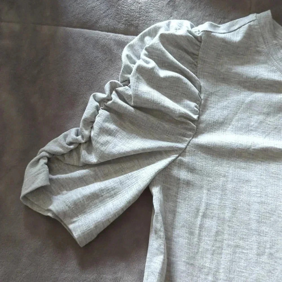 SO juniors medium gray shirt - Picture 4 of 9